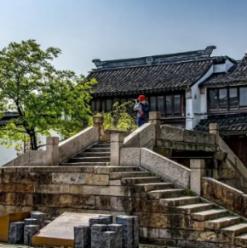 现代诗歌：这一刻